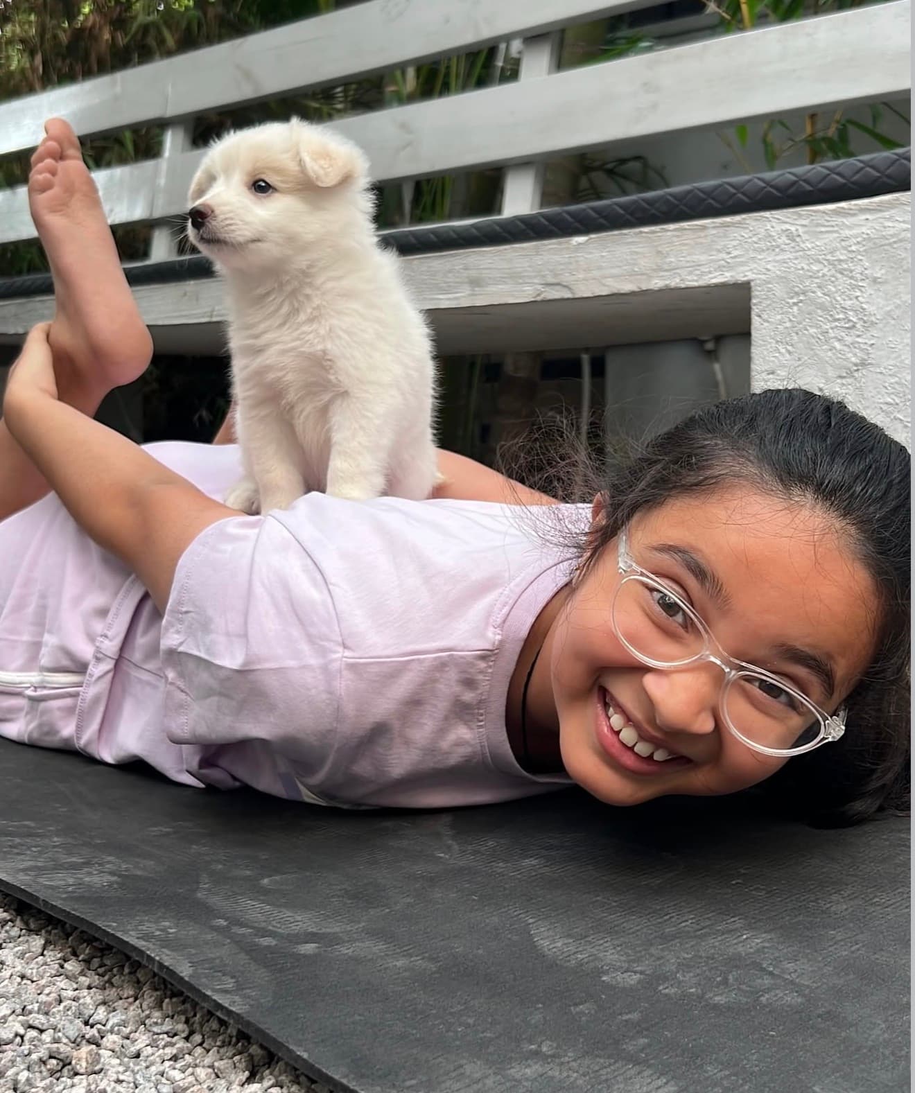 PUPPY YOGA | Slide 1